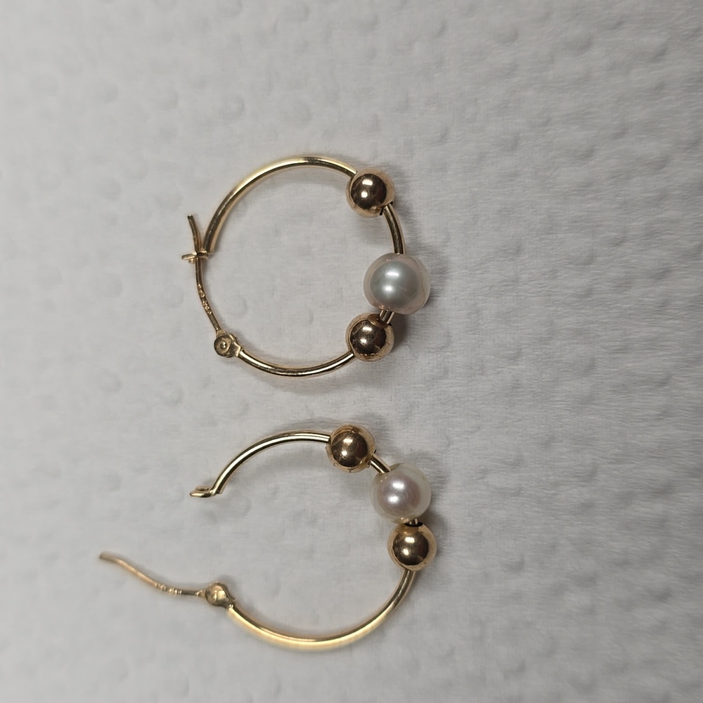 HOST PICKx3. VTG. Never Worn. 7/8" Elegant 14k Gold Hoop Earrings w/Pearl Accent